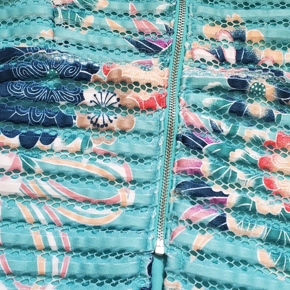 Like NEW NY&Co 7th Ave Design Studio Aqua Floral Peplum Top Back Zip Sz M - Picture 10 of 10